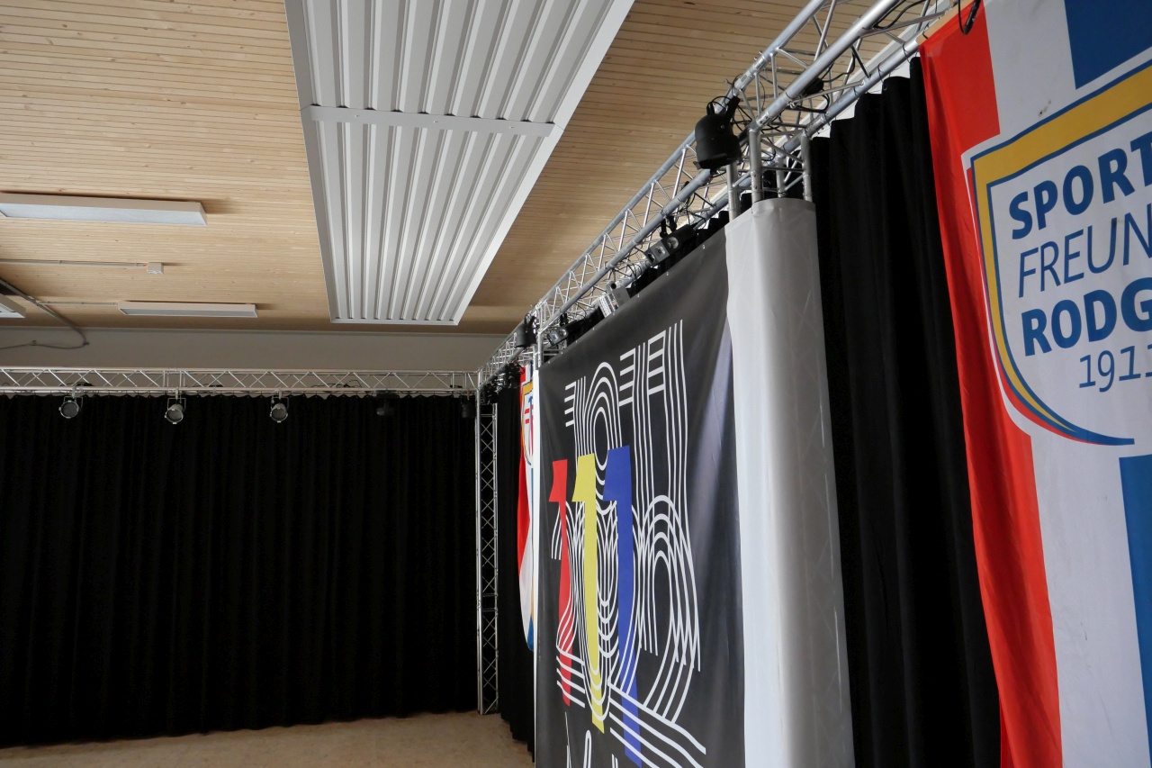 Lichttraverse Bühne